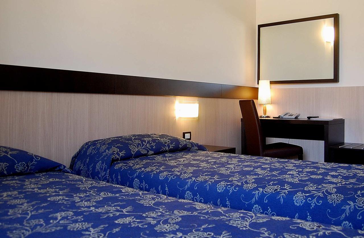 Albergo Visconti Cremona Buitenkant foto
