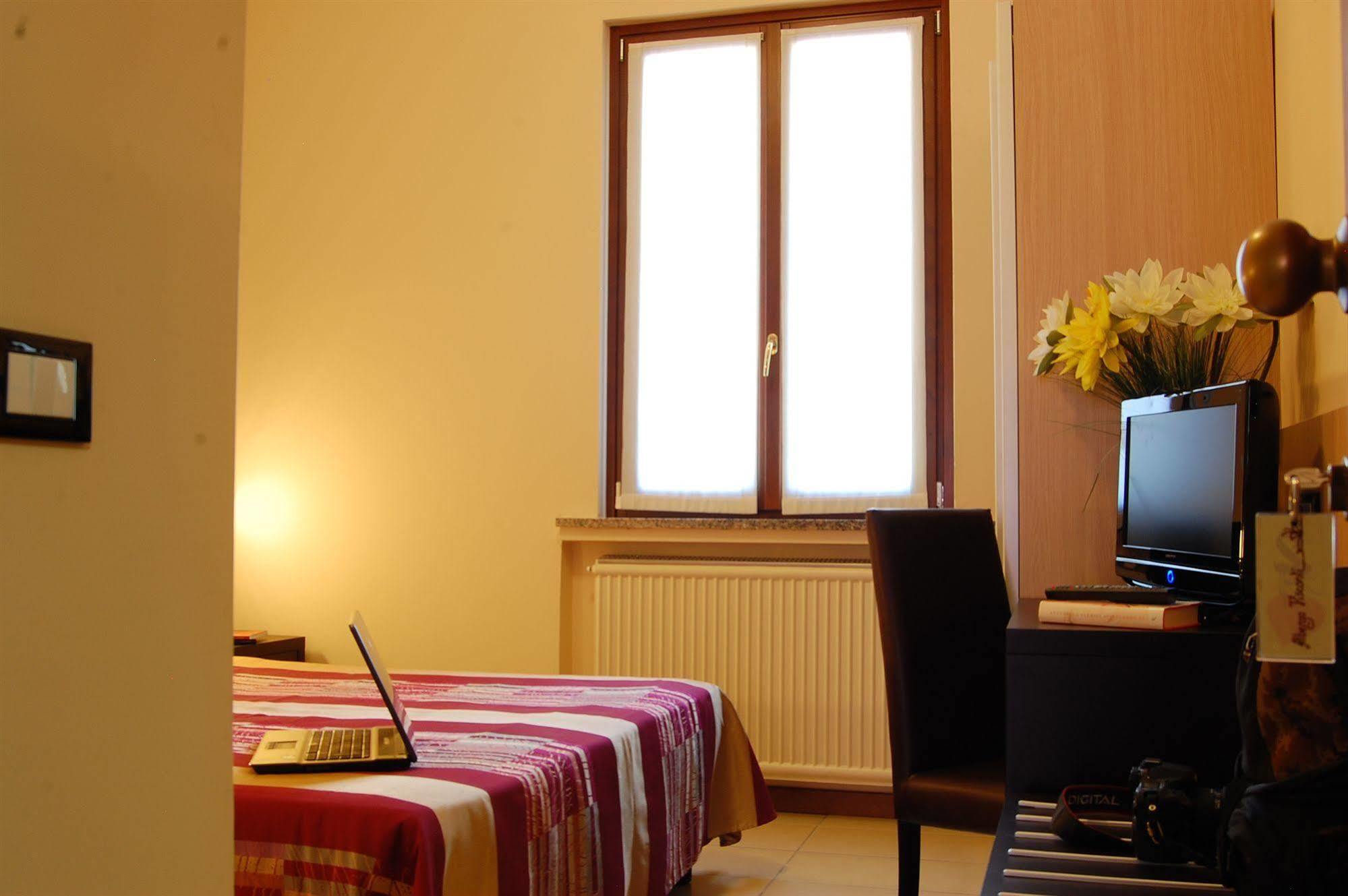 Albergo Visconti Cremona Buitenkant foto